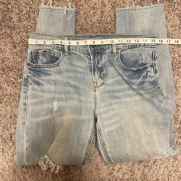 Old Navy Women's Boyfriend Straight Jeans - Picture 9 of 11